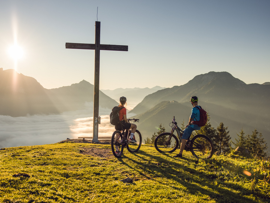 Radfahren, E-Bike fahren oder Mountainbiken in der Region Achensee mit Leihrädern von Sport Wöll